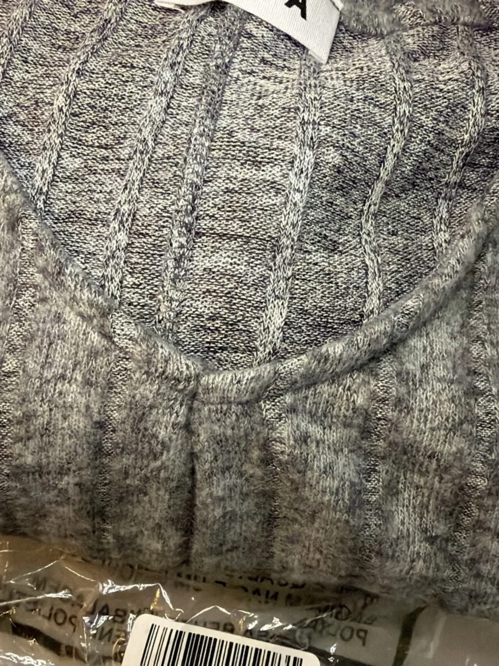 NWOT Grey Ribbed Top - Picture 14 of 14
